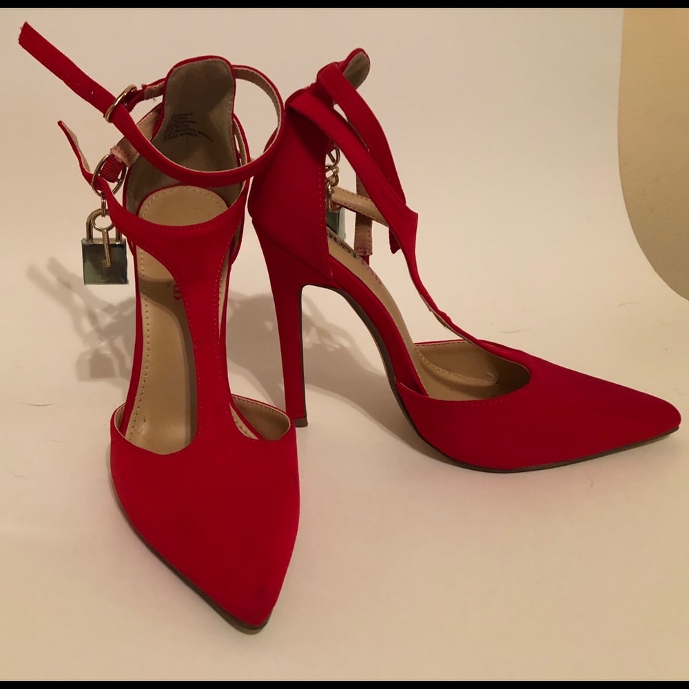 Heels - Picture 2 of 8